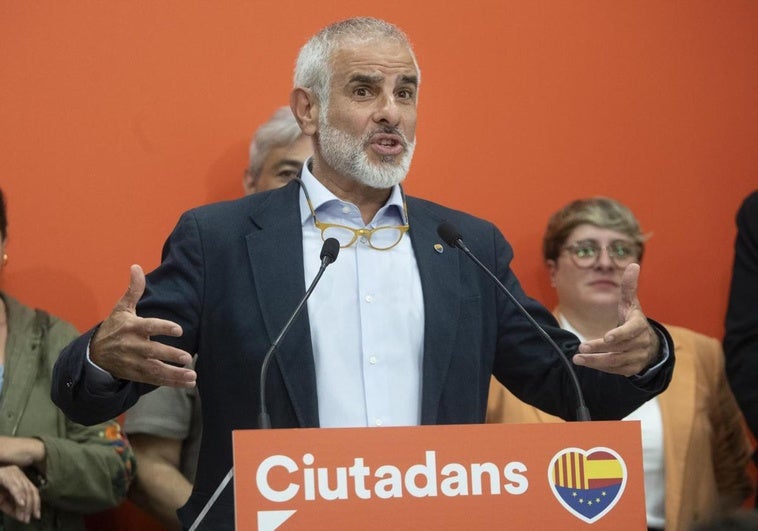 El cabeza de lista de Ciudadanos, Carlos Carrizosa, durante la valoración de los resultados