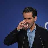 El PP no compromete su voto y advierte que Sánchez puede «sacrificar» a Illa