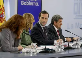 El ministro de Economía, Carlos Cuerpo, en la rueda de prensa posterior al Consejo de Ministros.
