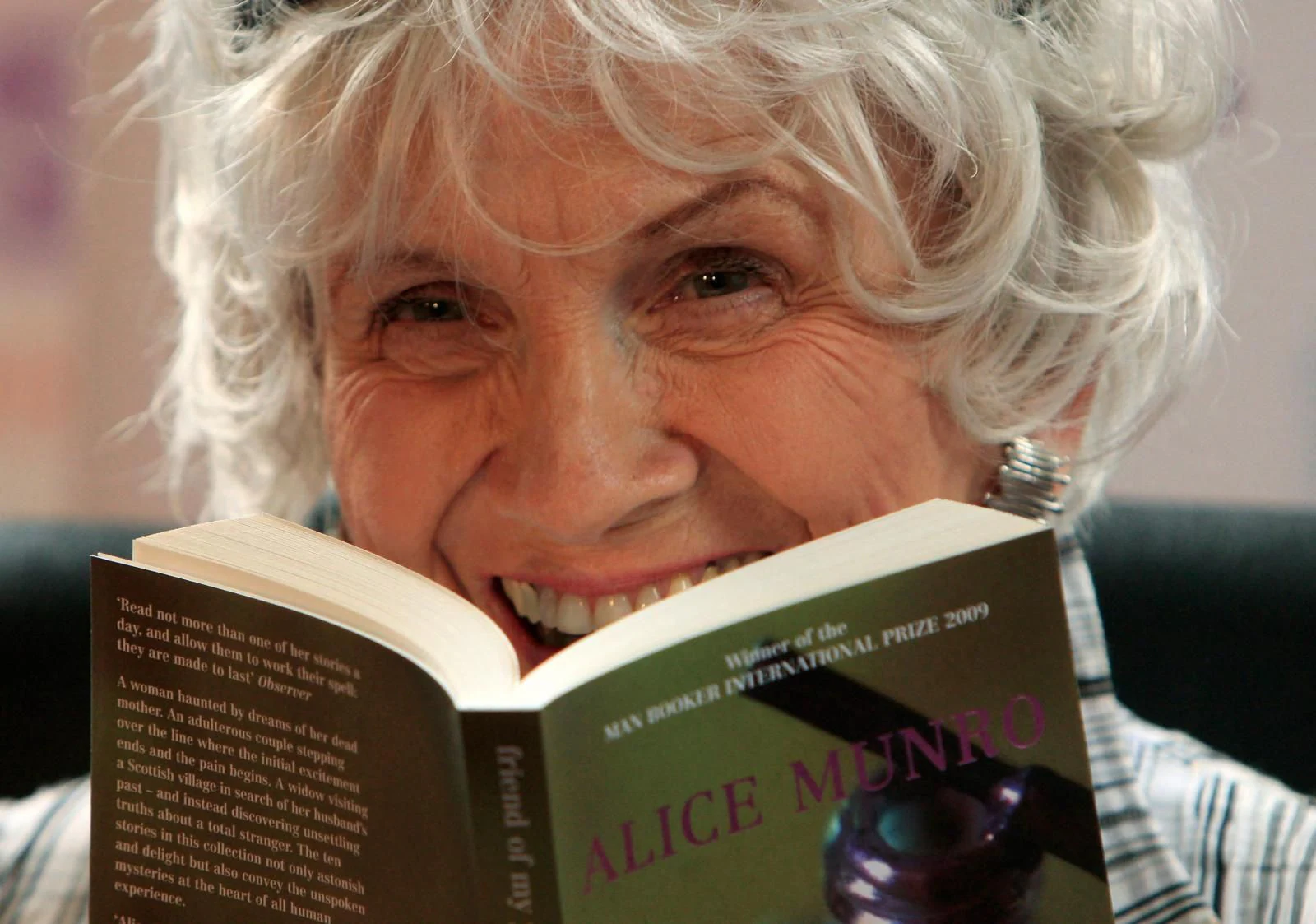 La escritora canadiense, Alice Munro