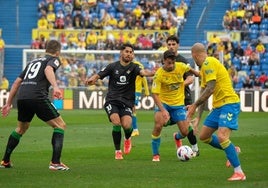 El empate entre Las Palmas y Betis no asegura la salvación ni Europa