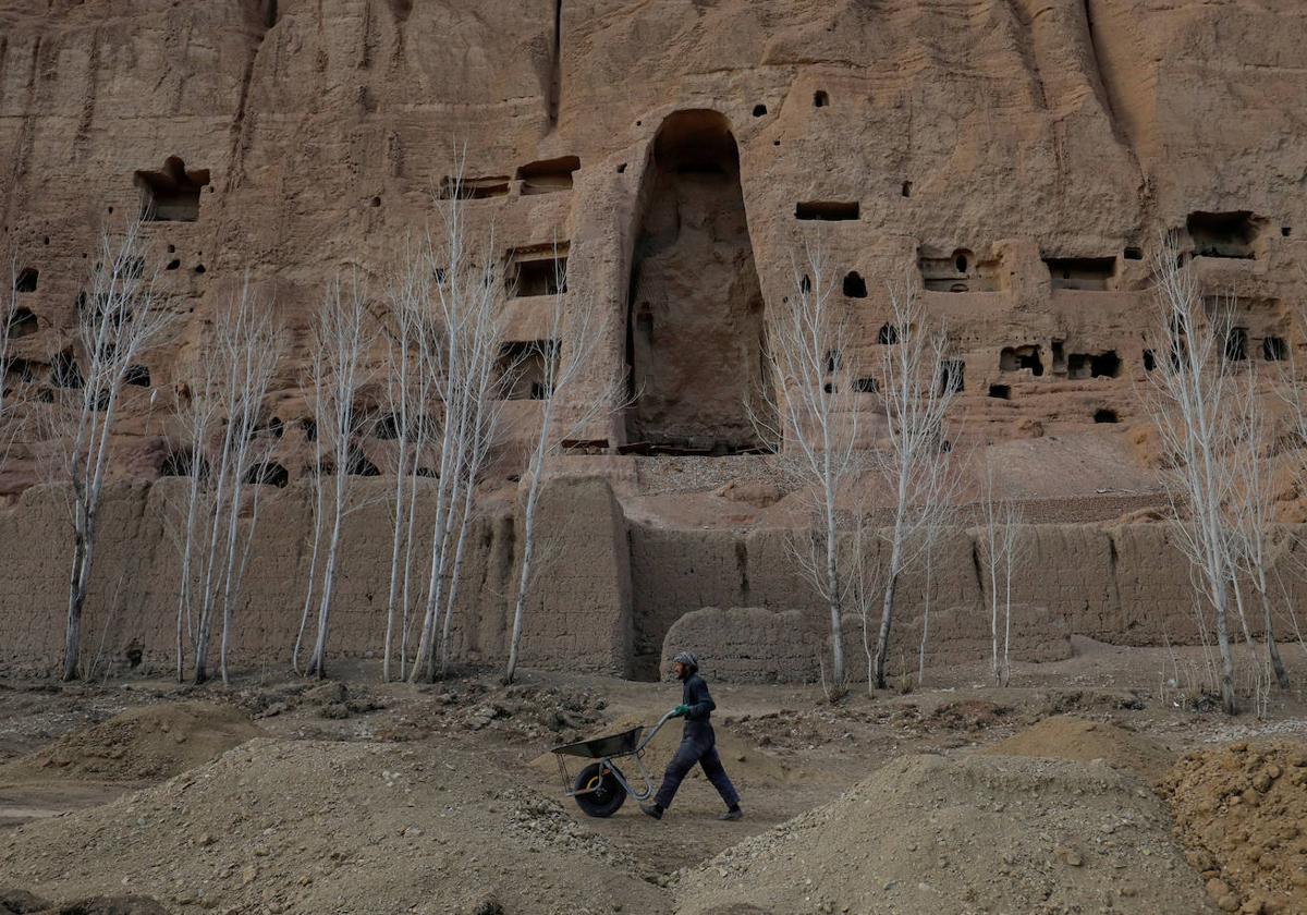 Uno de los atractivos turísticos de Bamiyán son las ruinas de los Budas gigantes.