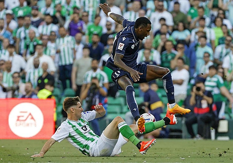 La Real Sociedad se asegura la Liga Europa y relega al Betis a la Conference