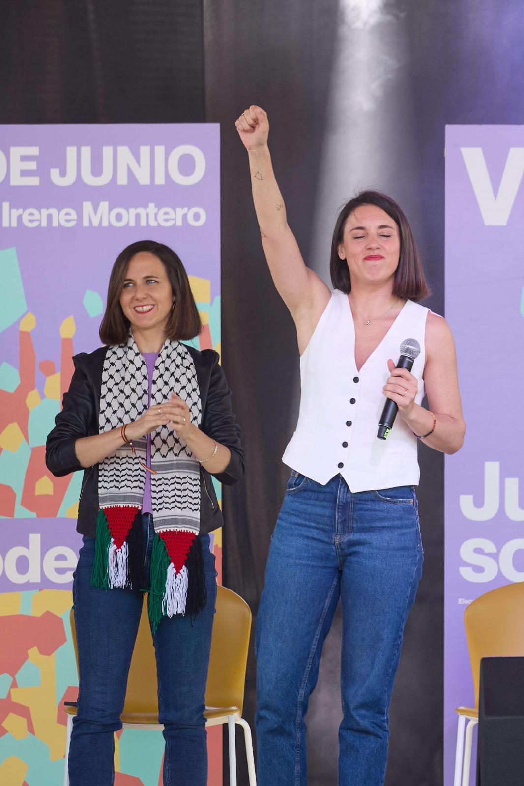 La secretaria general y diputada de Podemos, Ione Belarra (i), y la candidata de Podemos a las elecciones europeas, Irene Montero