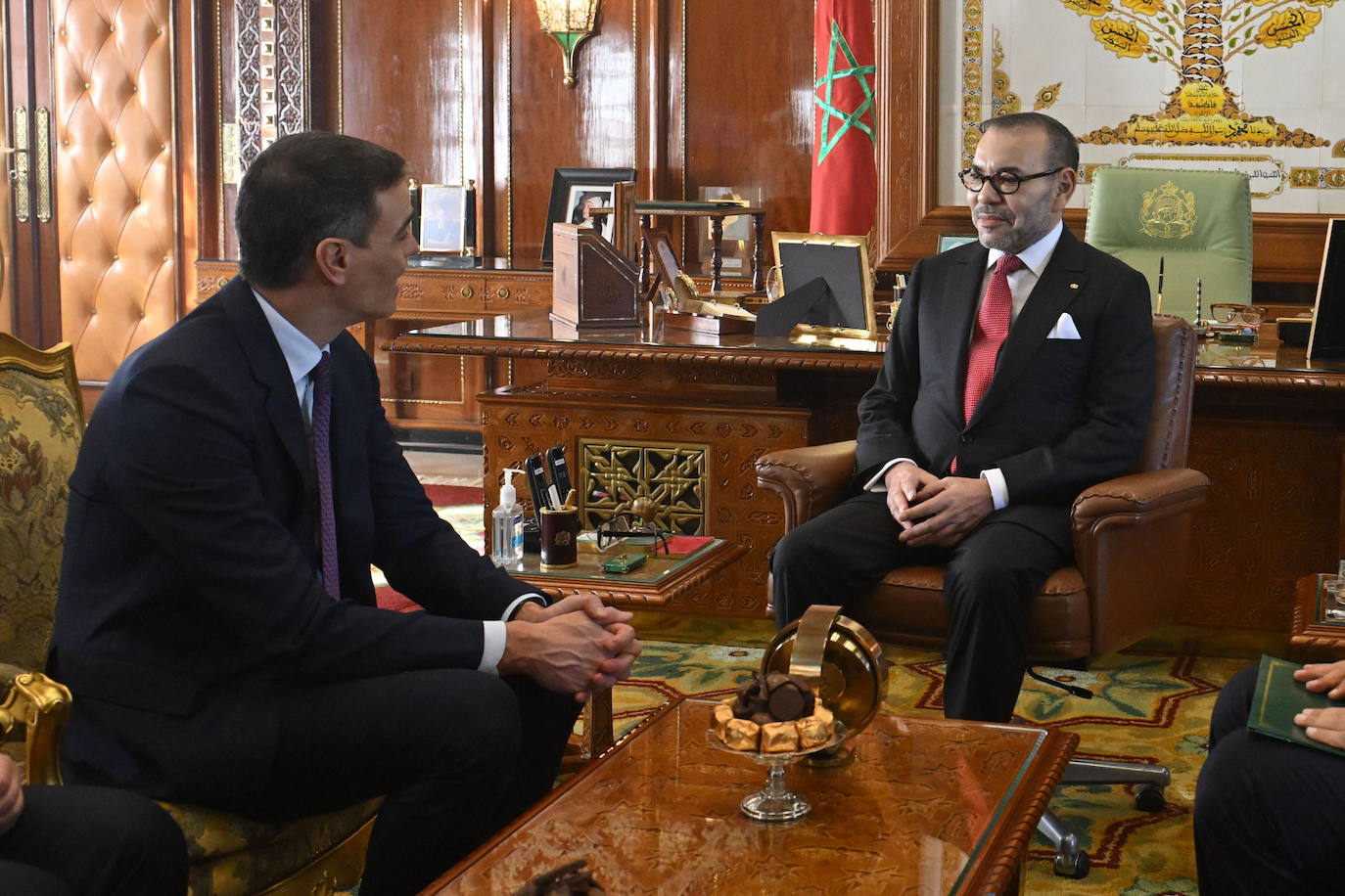 El Rey Mohamed VI recibe el pasado enero al presidente español en Rabat.