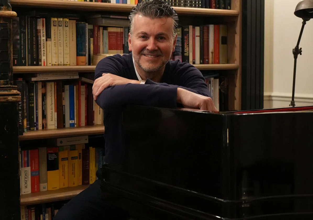 Ramón Gener y su inseparable piano.