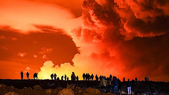 Un volcán obliga a evacuar por quinta vez una ciudad de 3.000 habitantes en Islandia