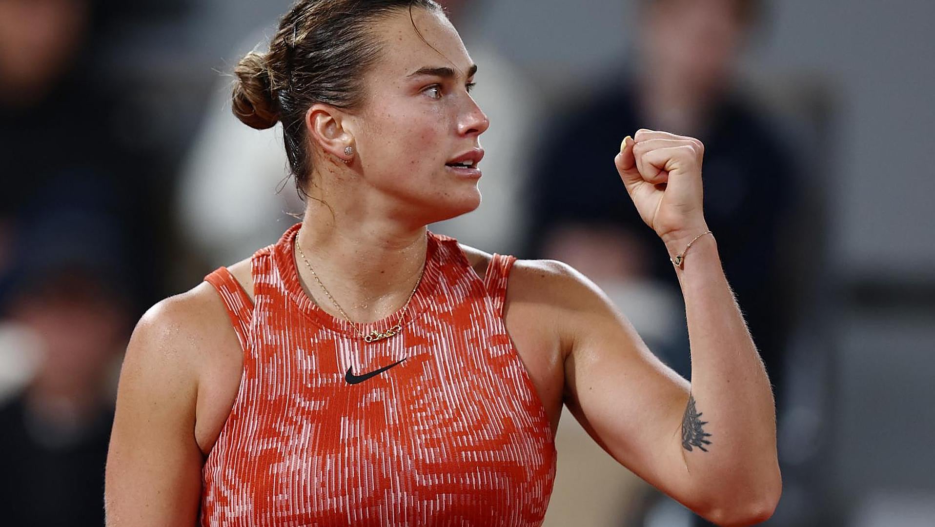 Sabalenka, Badosa'ya Roland Garros'un çıkış kapısını gösteriyor