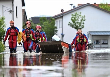 Un bombero muerto y 3.000 evacuados por inundaciones en Alemania