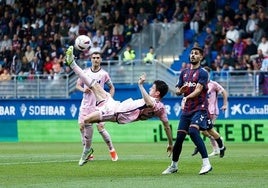 Lluvia de goles en el Eibar-Oviedo, que jugarán el playoff para subir a Primera