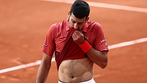 Djokovic se opera de menisco, se perderá Wimbledon y peligran los Juegos