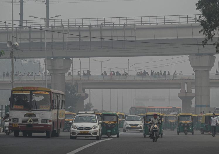 El parque móvil en India aún es muy contaminante.