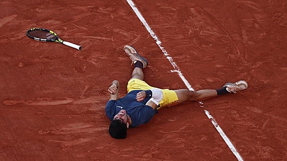 Así hemos narrado el heroico título de Alcaraz en Roland Garros
