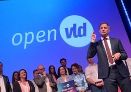 Alexander De Croo participa en un acto electoral durante la pasada campaña.