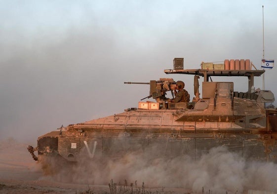 Un tanque del Ejército israelí cerca de la Franja de Gaza.