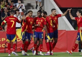 Los jugadores de la selección celebran uno de los goles ante Irlanda del Norte.