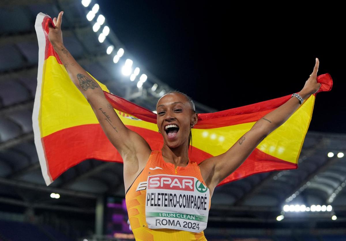 Ana Peleteiro celebra su triunfo en el Europeo de Roma.