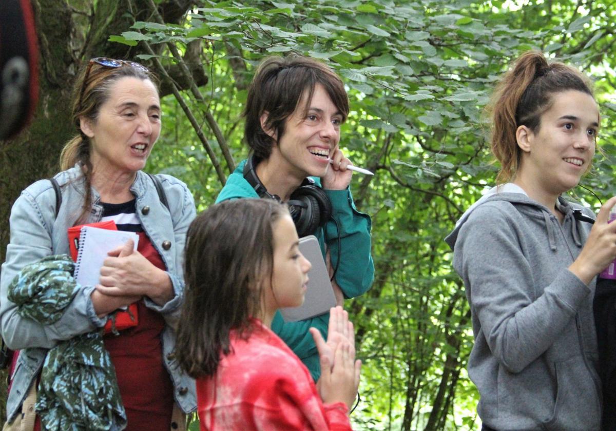 Estibaliz Urresola, durante el rodaje de '20.000 especies de abejas'.