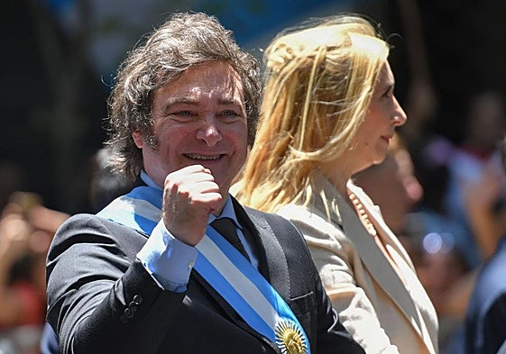 Milei, junto a su hermana, durante la ceremonia de toma de posesión.