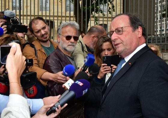 El expresidente francés François Hollande, tras anunciar este sábado su candidatura.