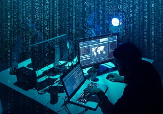 Muchos aún piensan que el 'hacker' es un tipo solitario que ataca desde la comodidad de su casa. Lo cierto es que los ciberdelincuentes funcionan ya como grandes empresas.