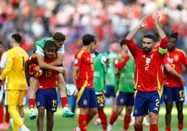 Los jugadores de la selección española celebran el triunfo ante Croacia.