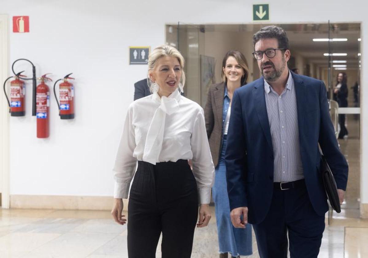 La vicepresidenta segunda del Gobierno y ministra de Trabajo y Economía Social, Yolanda Díaz, y el secretario de Estado de Trabajo, Joaquín Pérez Rey