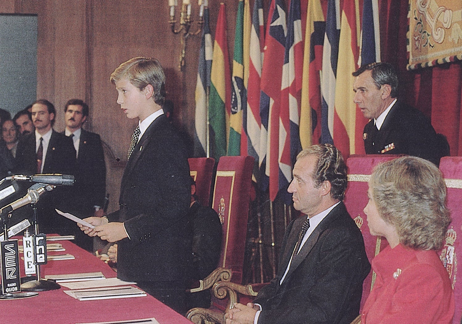 Felipe de Borbón, entonces Príncipe de Asturias, durante su primer discurso el 3 de octubre de 1981.