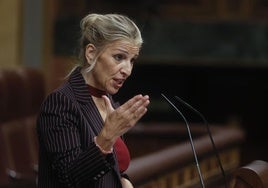 Yolanda Díaz interviene en el pleno del Congreso este viernes.