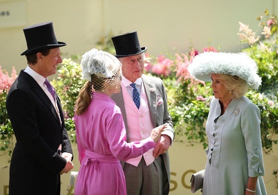 Los Windsor, con la ausencia de Kate, hacen piña en Ascot