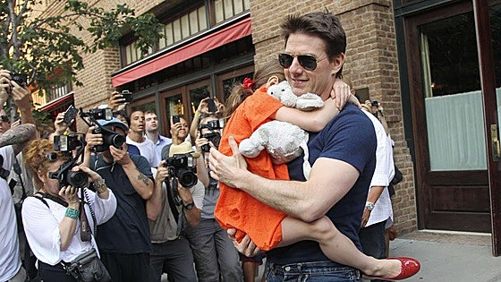 Suri Cruise se gradúa sin la presencia de sus padres