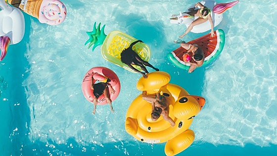 Las colchonetas más originales y divertidas para la playa y la piscina