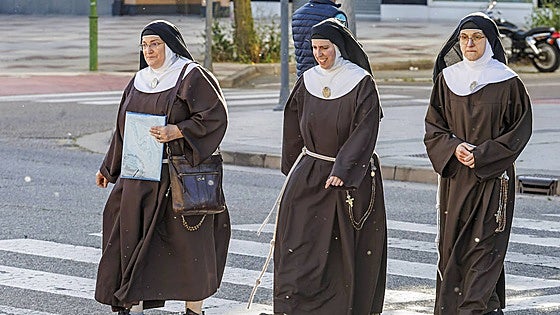 Las monjas de Belorado expulsan al obispo Rojas y al cura coctelero