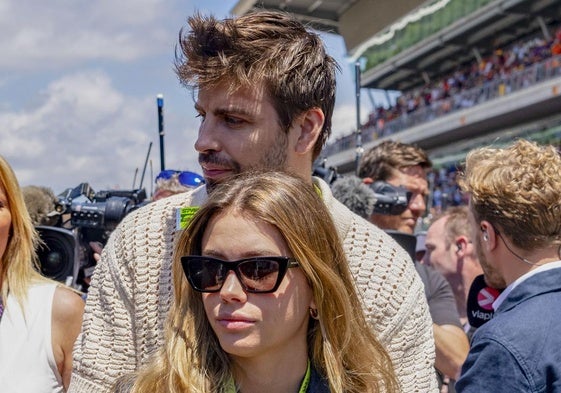 El exfutbolista Gerard Piqué y su pareja, Clara Chía, en el Gran Premio de España de Fórmula 1.