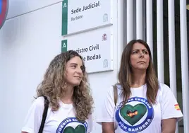 Silvia Mera y Mónica Rubiales, dos de las mujeres de los cuatro guardias civiles que sobrevivieron a la embestida de una narcolancha en Barbate (Cádiz).