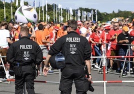 Agentes de Policía en las inmediaciones del Olímpico de Berlín.