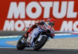 Marc Marquez durante la carrera en Assen