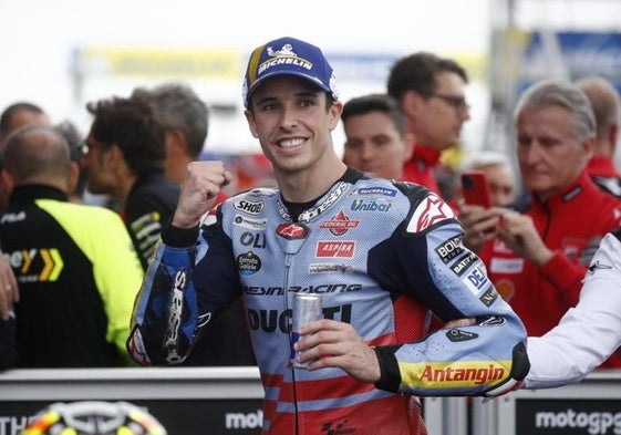 Álex Márquez, tras conseguir la pole en Argentina.