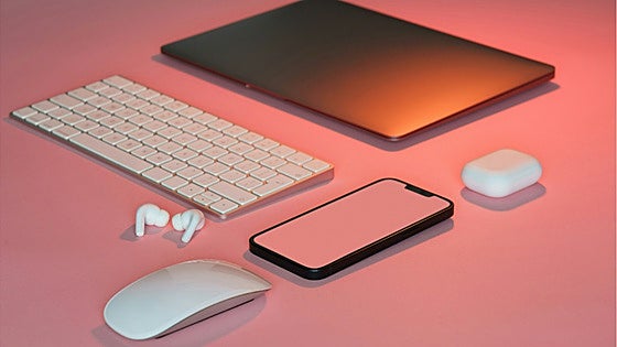 Este verano viaja a la última en tecnología: lo mejor en tablets y wearables