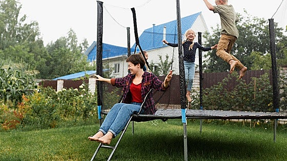 Pásalo en grande al aire libre con estos juegos y juguetes para toda la familia