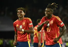 Lamine Yamal y Nico Williams celebran el gol de este último ante Georgia.