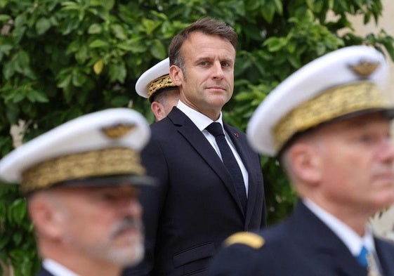 Emmanuel Macron, en la imagen durante un desfile militar, ha perdido buena parte de su apoyo popular.