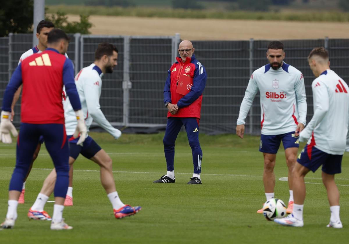 Los jugadores de la selección española, durante un entrenamiento.