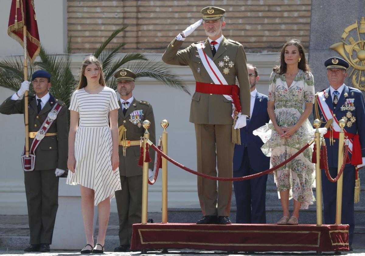 La Reina y la infanta Sofía.