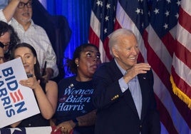 El presidente Joe Biden habla con sus partidarios durante un mitin de campaña en Wisconsin.