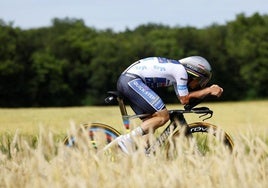 Evenepoel se lleva un gran duelo contra el crono ante Pogacar