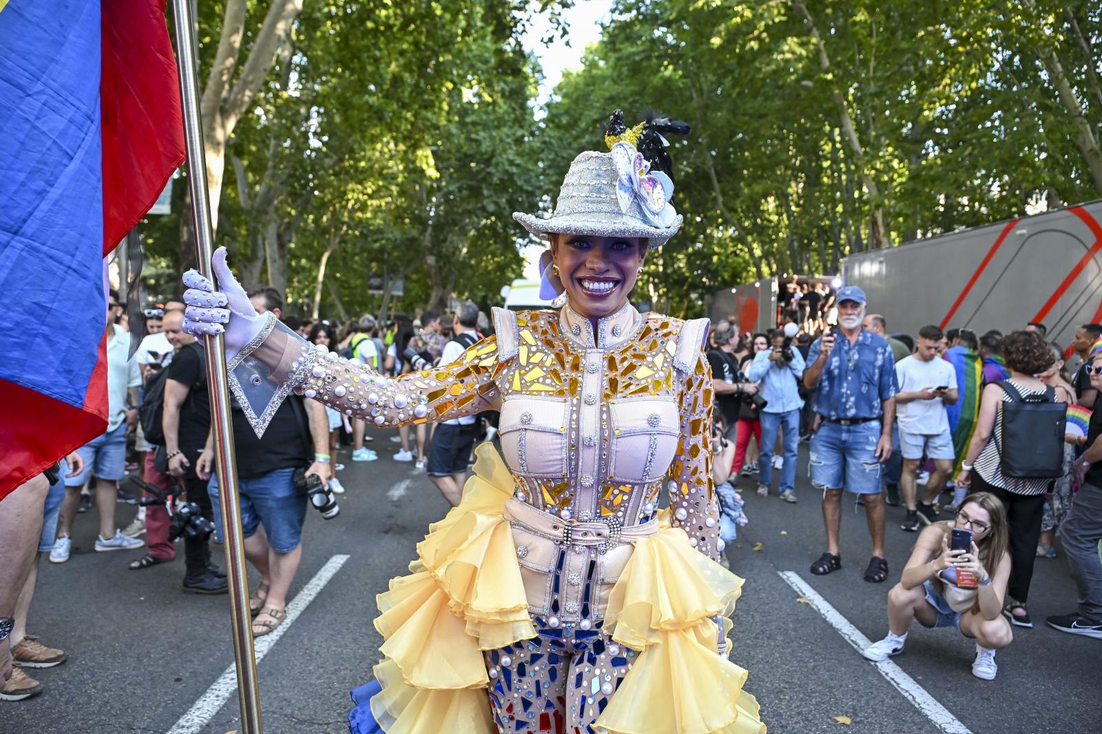 Una de las participantes del desfile del Orgullo