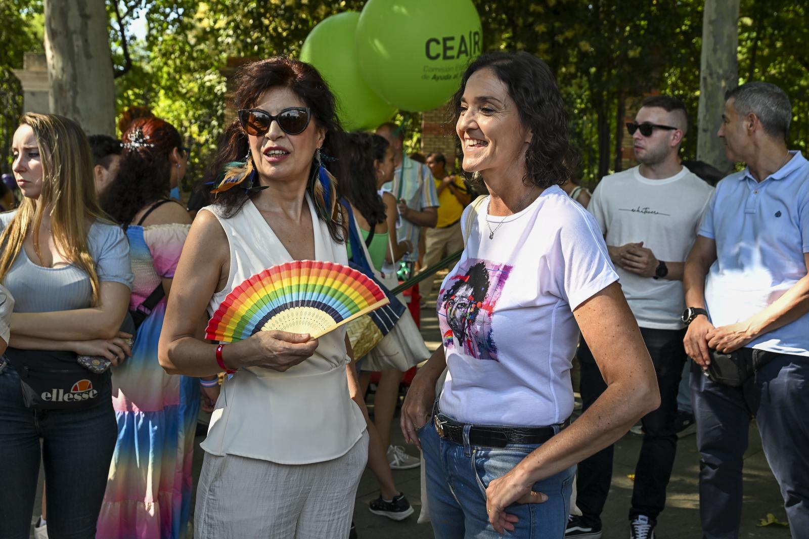 La ministra de Igualdad, Ana Redondo, y la exministra y portavoz del PSOE en el Ayuntamiento madrileño Reyes Maroto.