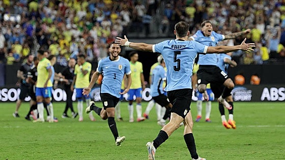 Uruguay vence en los penaltis a Brasil y completa las semifinales