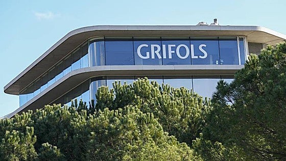 Grifols se dispara un 17%: la familia y Brookfield estudian una opa de exclusión